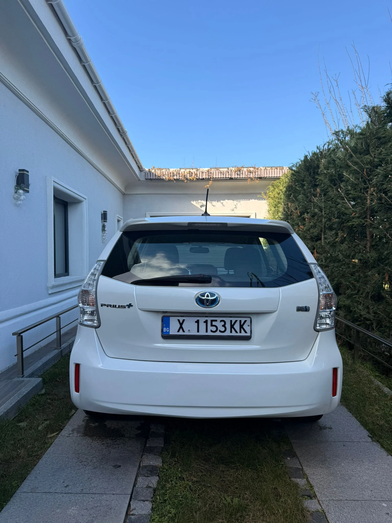 Toyota Prius 1.8 hybrid Комби - изображение 4