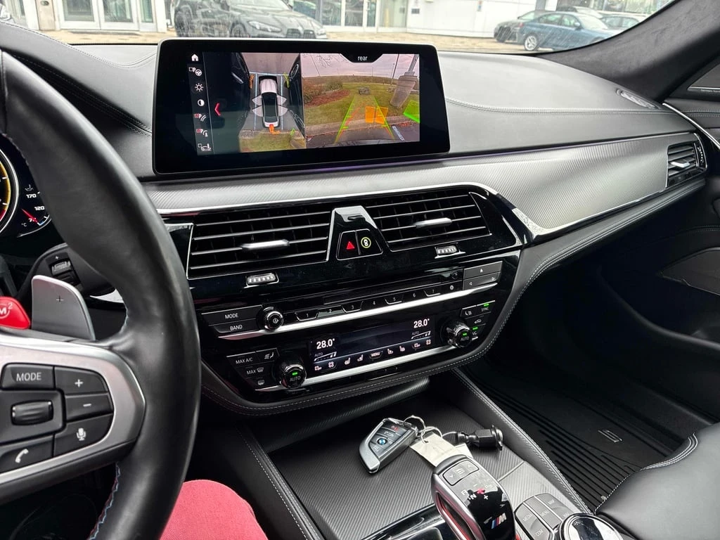 BMW M5 * Sedan * CARFAX * БЕЗ ПЪРВОНАЧАЛНА ВНОСКА - изображение 8