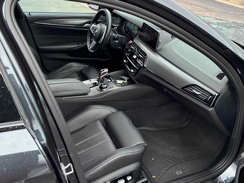 BMW M5 * Sedan * CARFAX * БЕЗ ПЪРВОНАЧАЛНА ВНОСКА - изображение 9