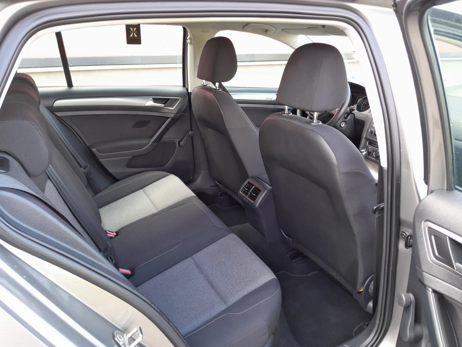 VW Golf 1.6 TDI 110 kc - изображение 9