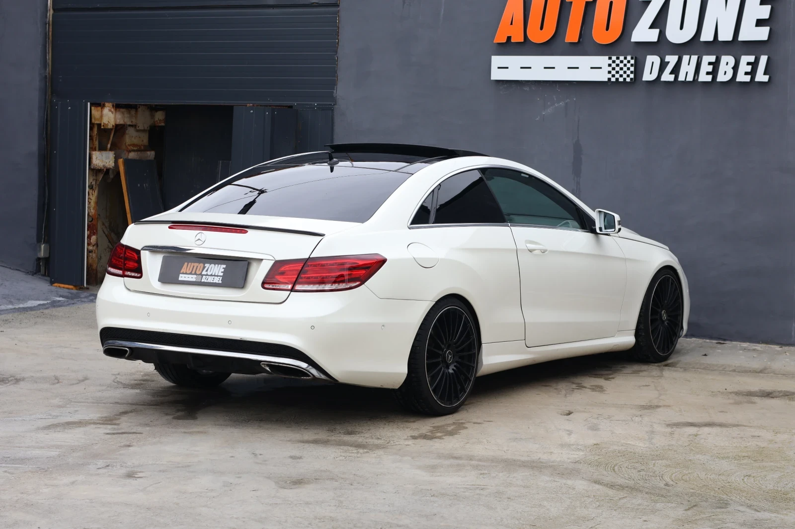 Mercedes-Benz E 350 CDI AMG Coupe Full dist.Plus обдухване панорама - изображение 4