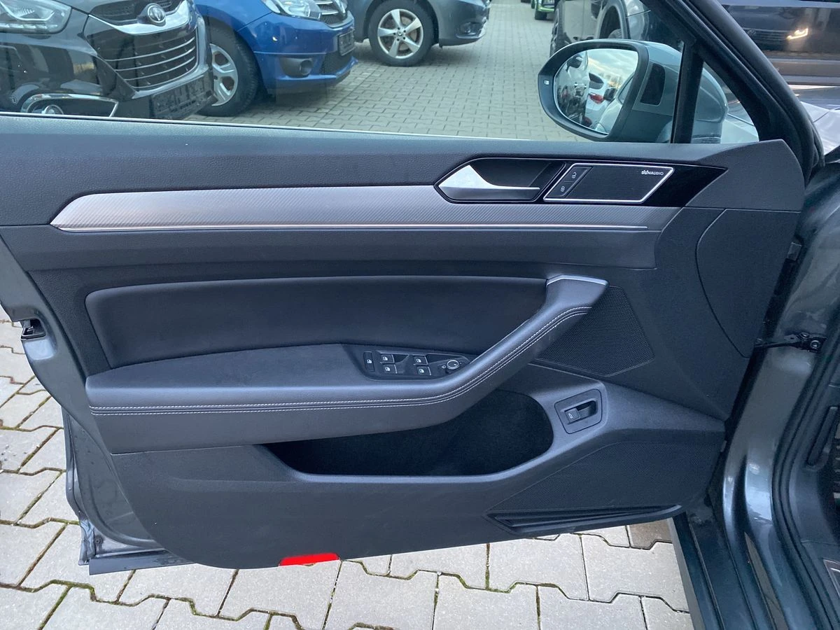 VW Passat R-line 2.0 TDI 4Motion, Pano, memory, massage | Mobile.bg � ����������� 12