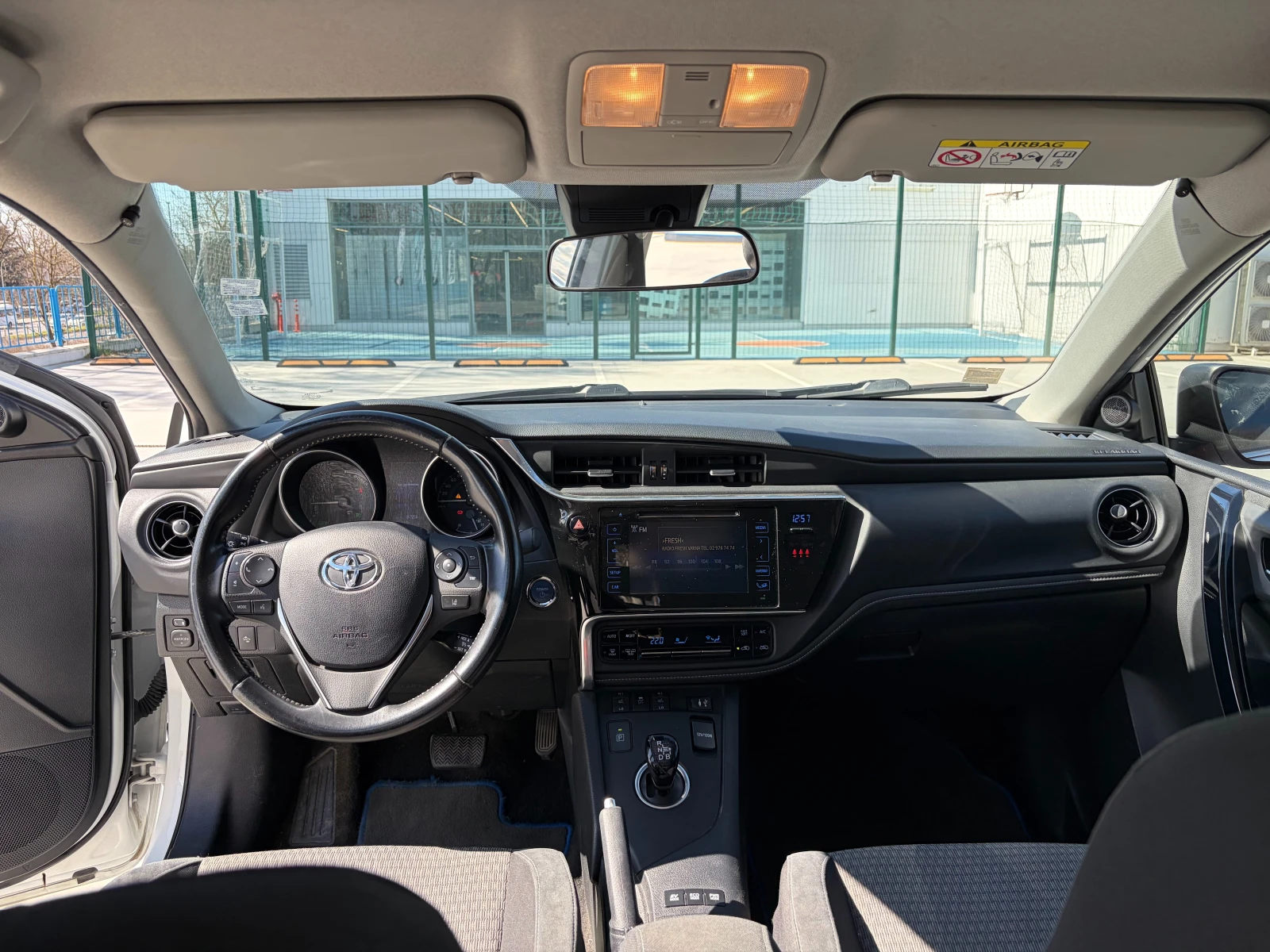 Toyota Auris, снимка 6 - Автомобили и джипове - 53813840