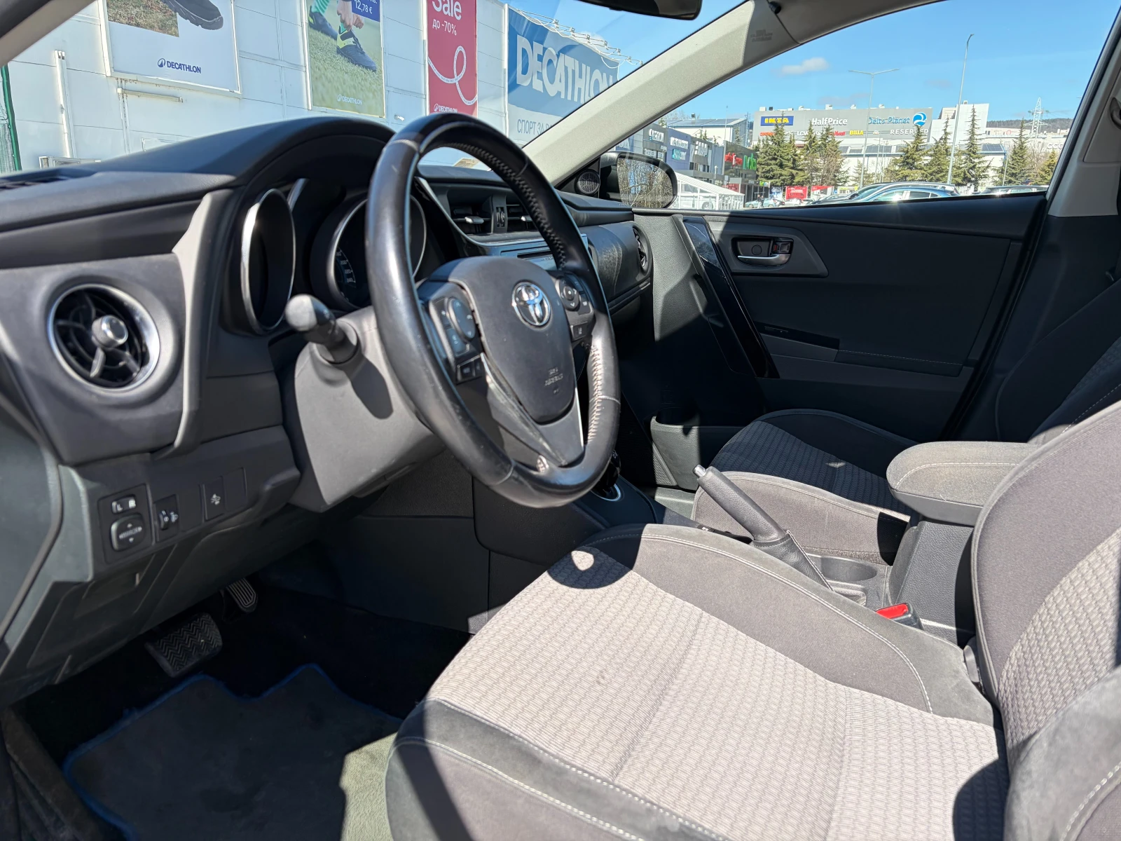 Toyota Auris | Mobile.bg � ����������� 10