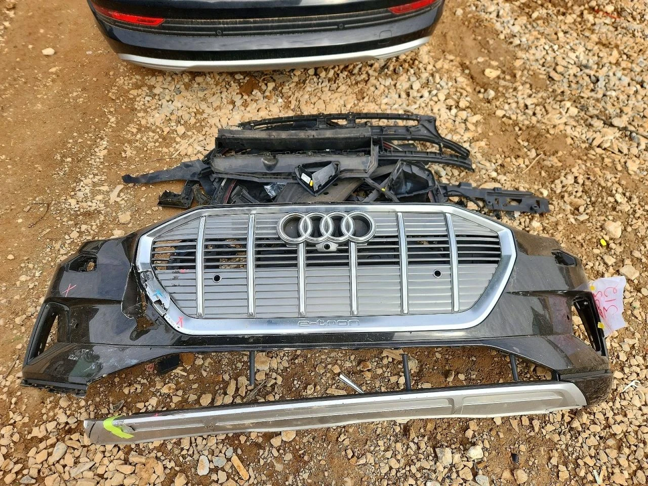 Audi E-Tron PRESTIGE | НАЛИЧНИ ЧАСТИ | , снимка 12 - Автомобили и джипове - 53923828