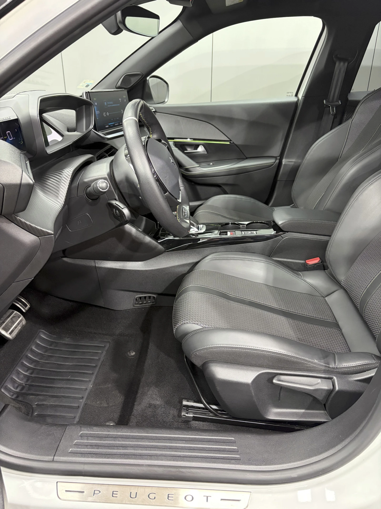 Peugeot 2008 e-2008 GT Line, снимка 10 - Автомобили и джипове - 54221464