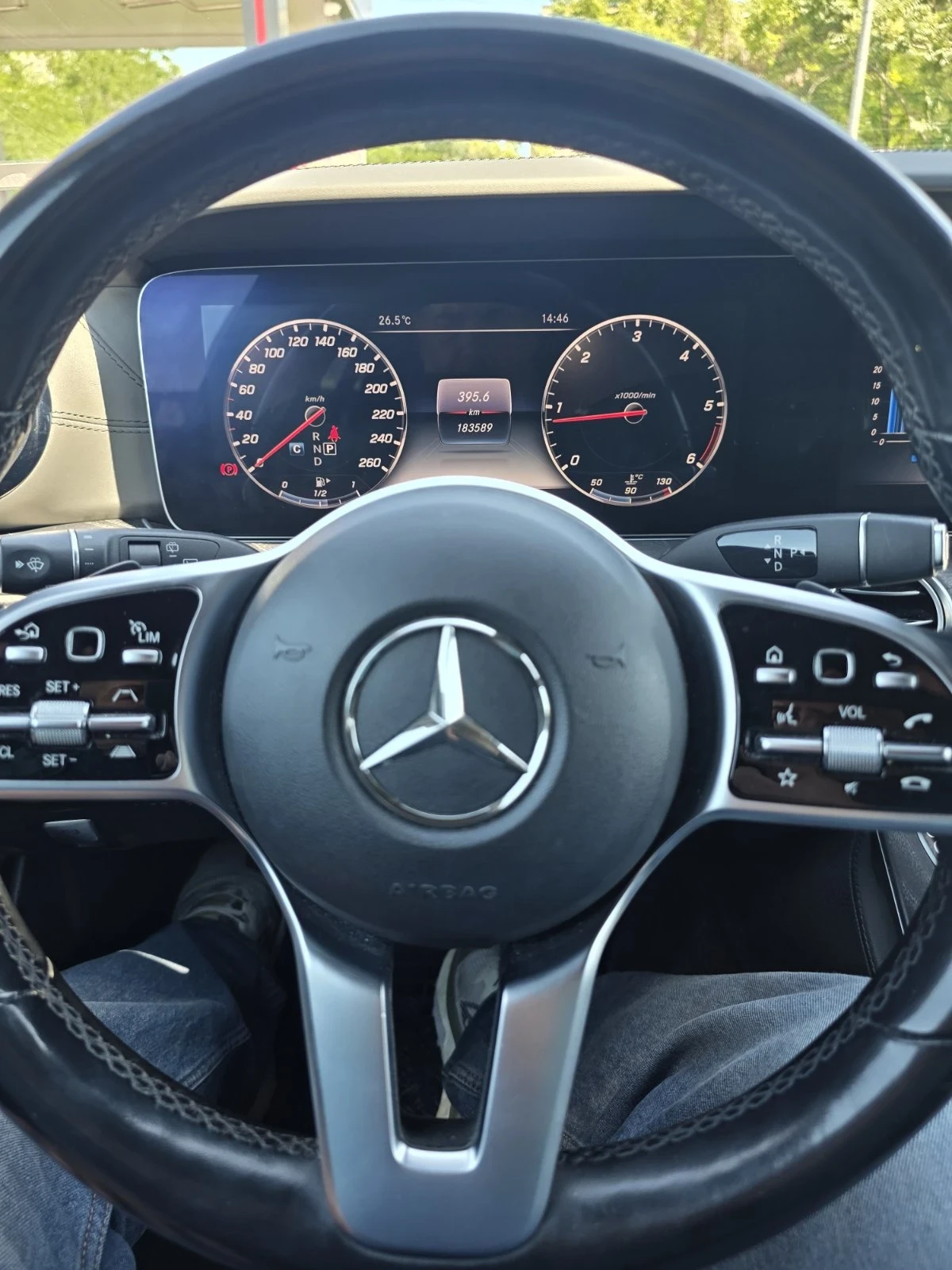 Mercedes-Benz E 220, снимка 8 - Автомобили и джипове - 54911537