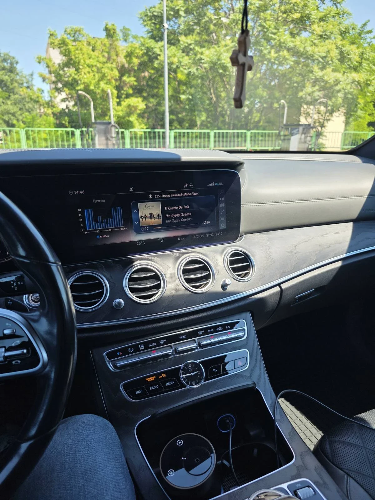 Mercedes-Benz E 220, снимка 14 - Автомобили и джипове - 54911537