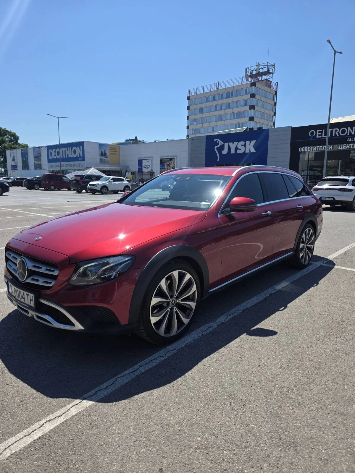 Mercedes-Benz E 220, снимка 6 - Автомобили и джипове - 54911537
