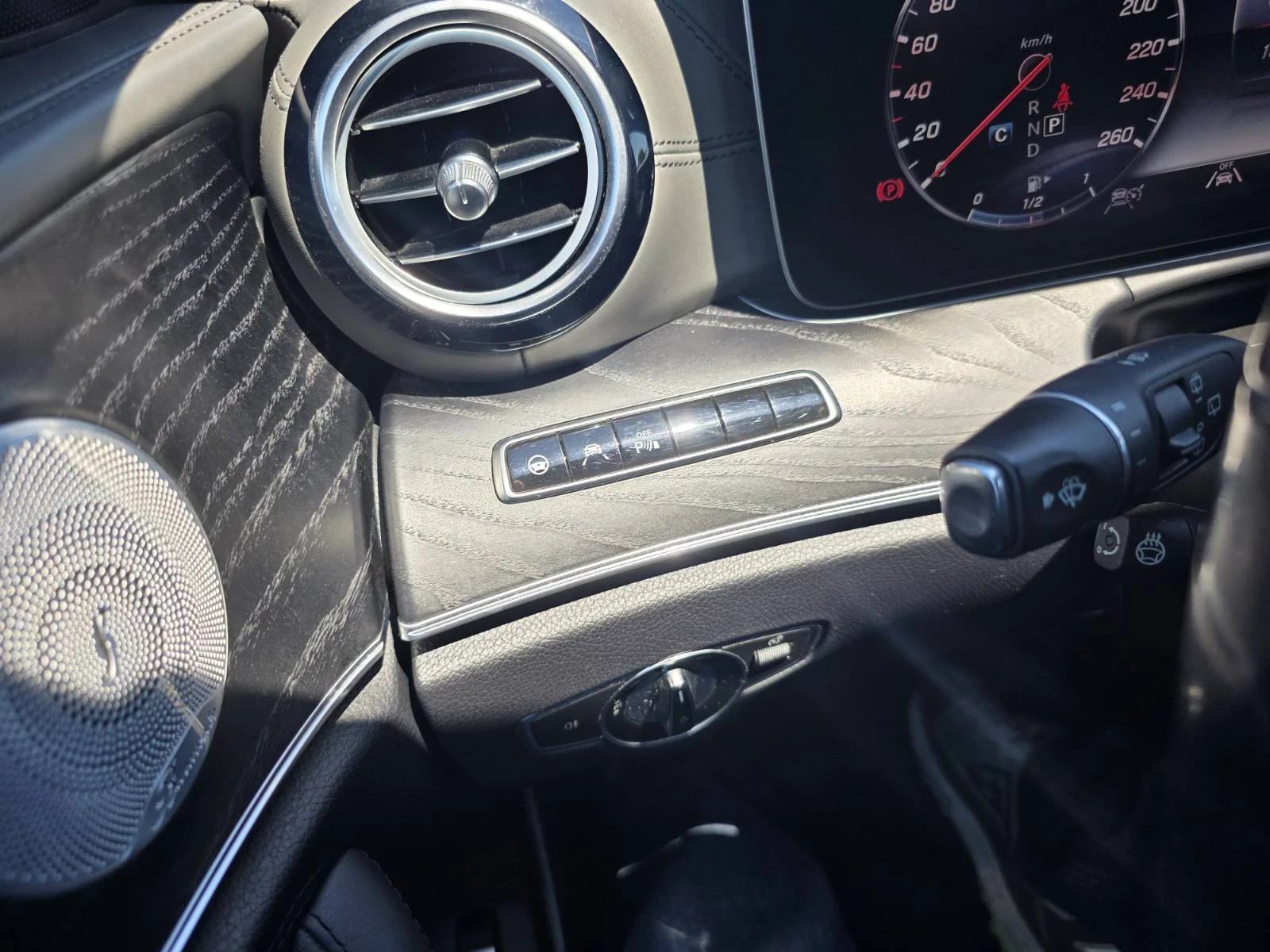Mercedes-Benz E 220, снимка 9 - Автомобили и джипове - 54911537
