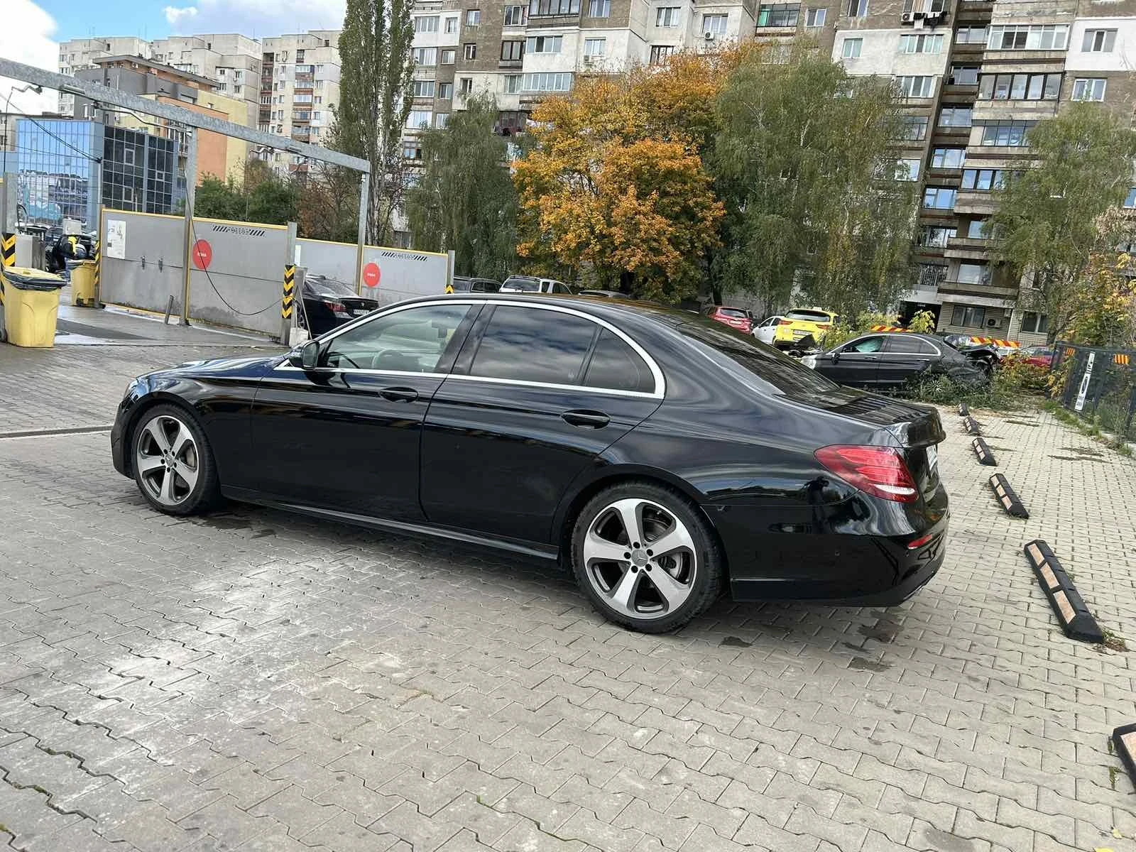Mercedes-Benz E 220, снимка 10 - Автомобили и джипове - 55078542