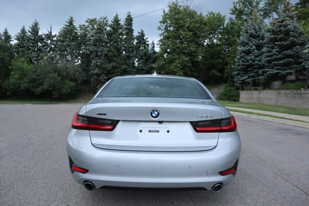 BMW 330 i xDrive* КАМЕРА* ПОДГРЕВ* ШИБИДАХ* КРАЙНА ЦЕНА* , снимка 4 - Автомобили и джипове - 55618877