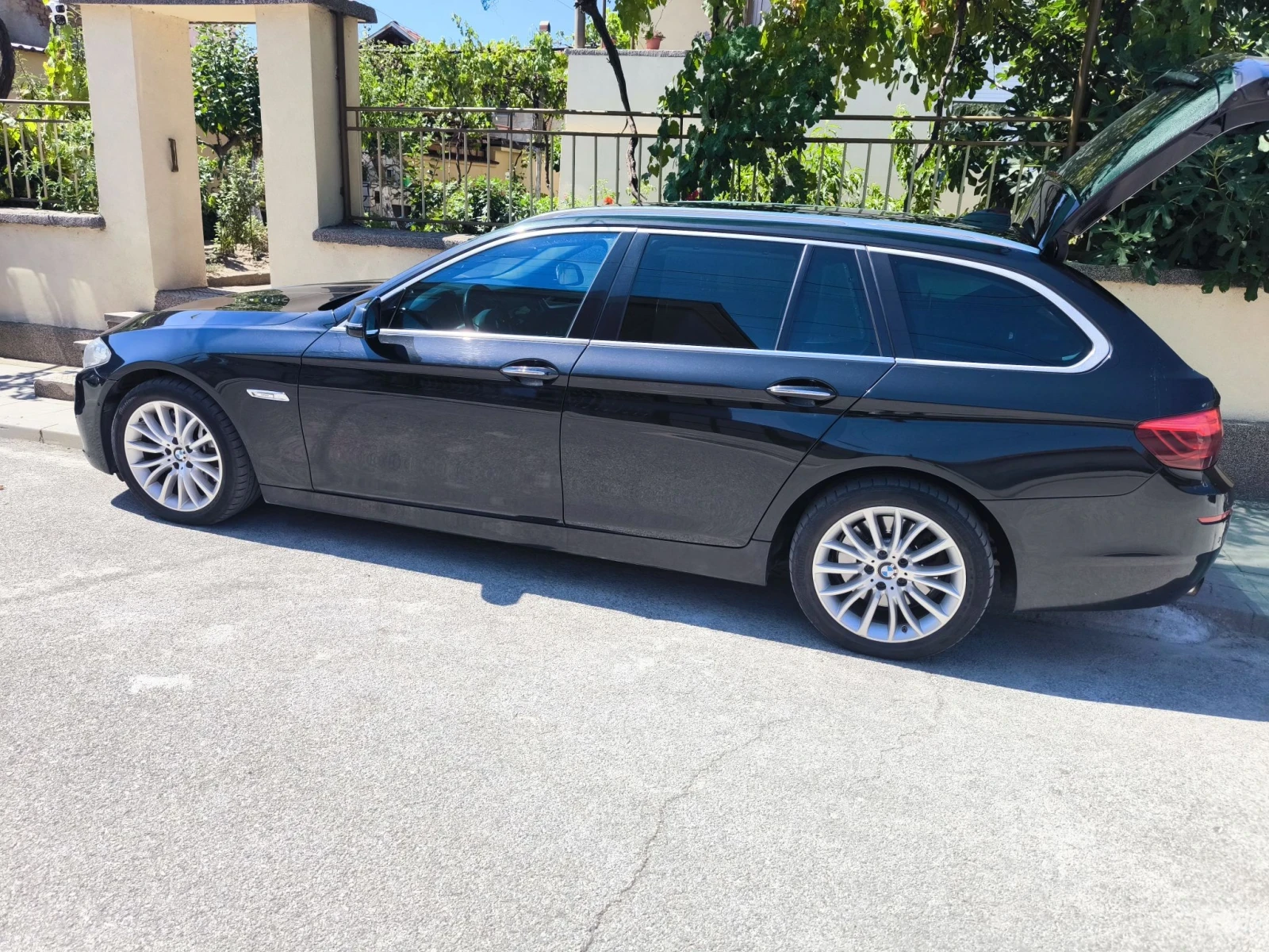 BMW 530  LCI Luxury Xdrive, снимка 3 - Автомобили и джипове - 55686460