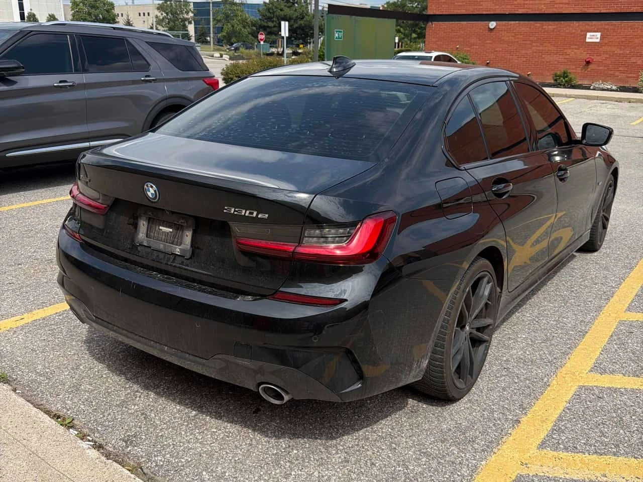 BMW 330 * 330e xDrive * АВТОКРЕДИТ БЕЗ ПЪРВОНАЧАЛНА ВНОСКА, снимка 4 - Автомобили и джипове - 55774851
