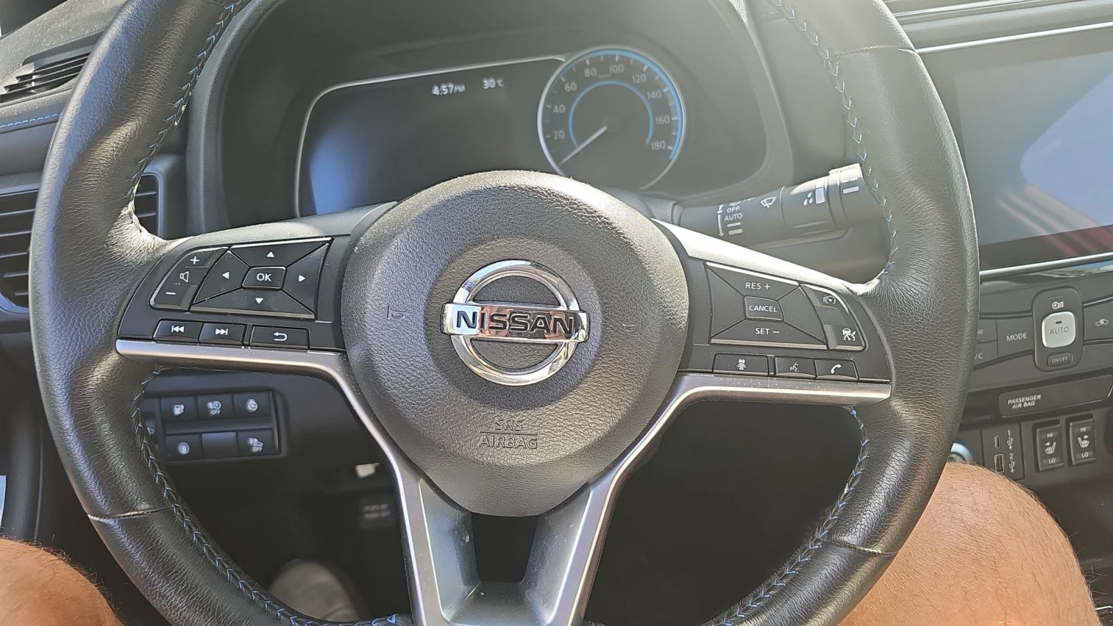Nissan Leaf  N-CONNECTA Distronic KAMERA 360 , снимка 6 - Автомобили и джипове - 55949862