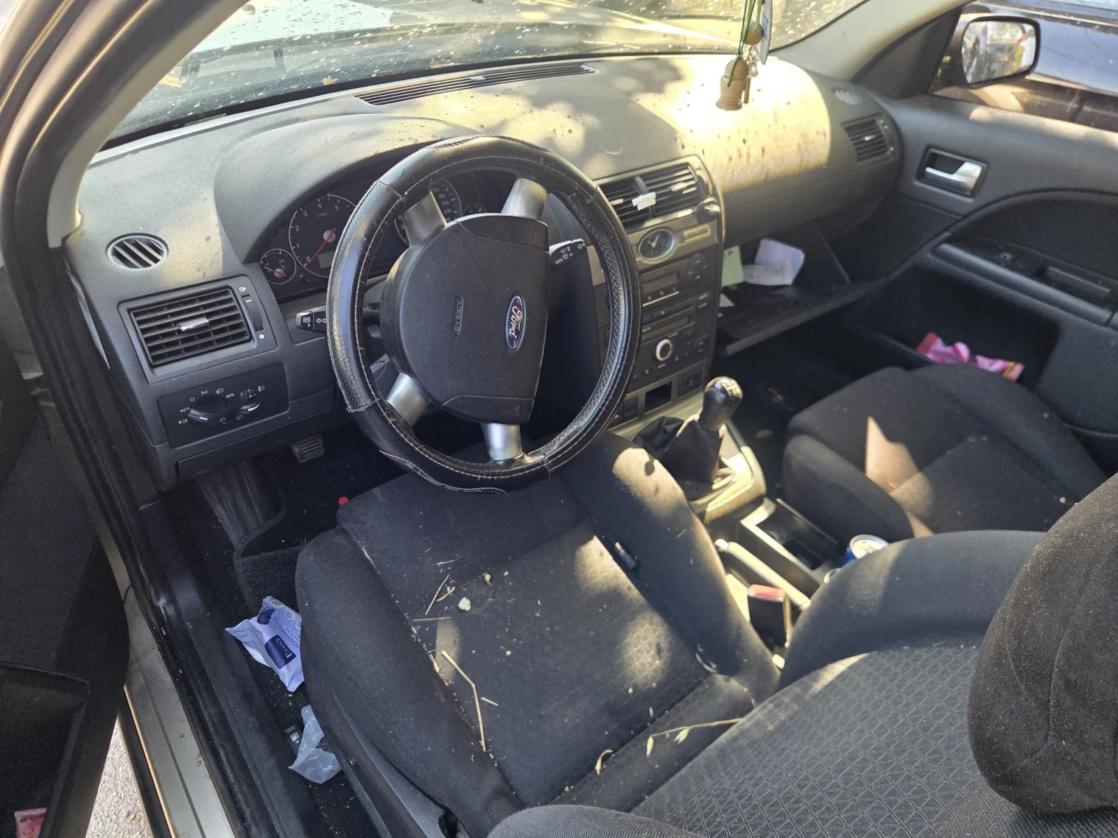Ford Mondeo 1.8 i, снимка 5 - Автомобили и джипове - 55996509