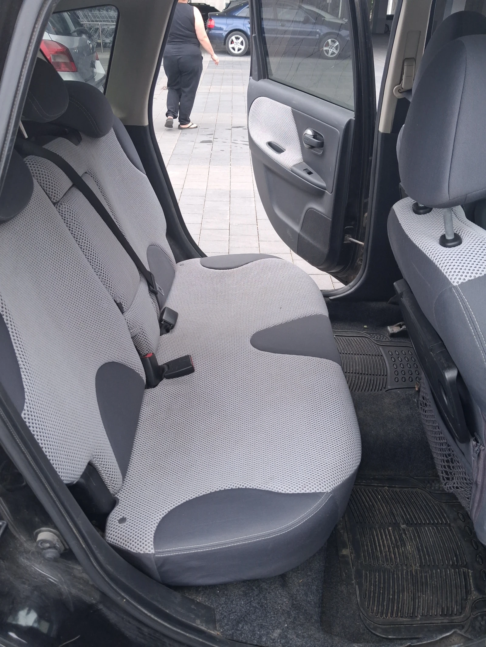 Nissan Note, снимка 9 - Автомобили и джипове - 56248601