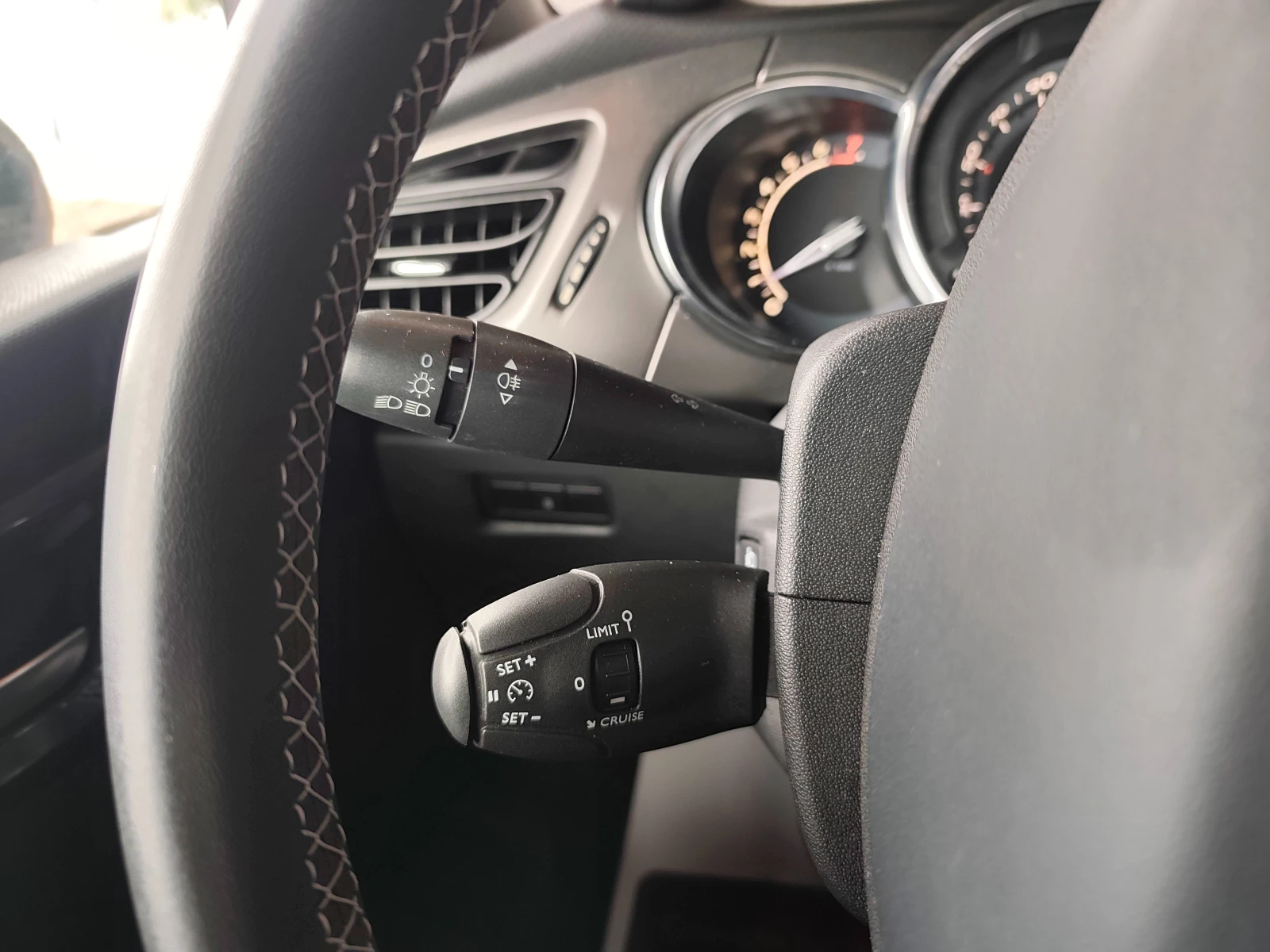 Citroen DS3 , 1.2i 82k.c. PDC ���� 6 �� 76000��. | Mobile.bg � ����������� 11