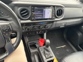Toyota Tacoma * 4x4 Double Cab * CARFAX * ОПЦИЯ ЗА ФИНАНСИРАНЕ, снимка 9