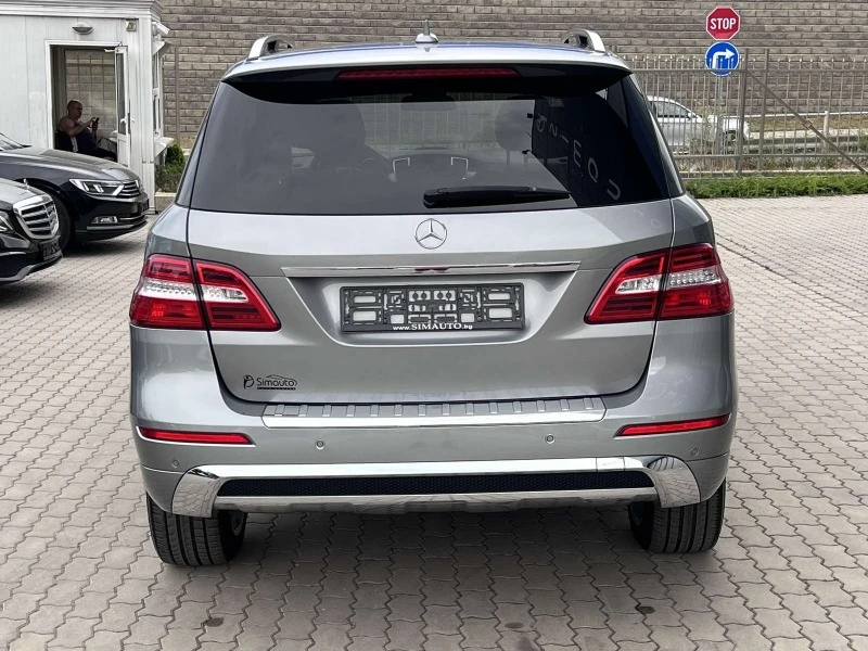 Mercedes-Benz ML 500 AMG, Панорама, Дистроник, Камери360, Обдухване, снимка 6 - Автомобили и джипове - 40720077