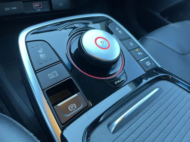 Kia Niro 64 kWh (204 к.с.)   Premium / Full extr, снимка 3 - Автомобили и джипове - 53112047