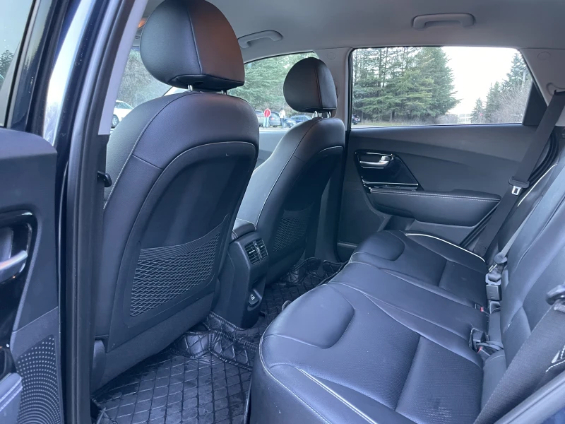 Kia Niro 64 kWh (204 к.с.)   Premium / Full extr, снимка 12 - Автомобили и джипове - 53112047