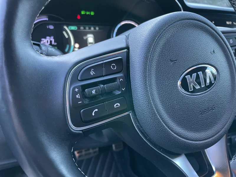 Kia Niro 64 kWh (204 к.с.)   Premium / Full extr, снимка 2 - Автомобили и джипове - 53112047