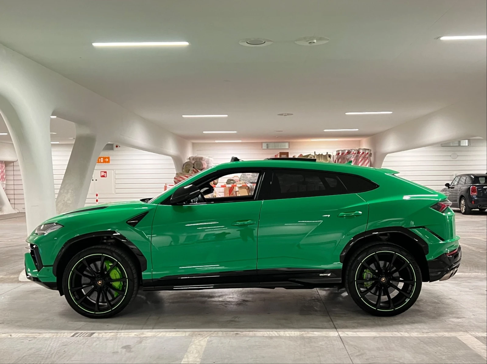 Lamborghini Urus НАЛИЧЕН - изображение 4