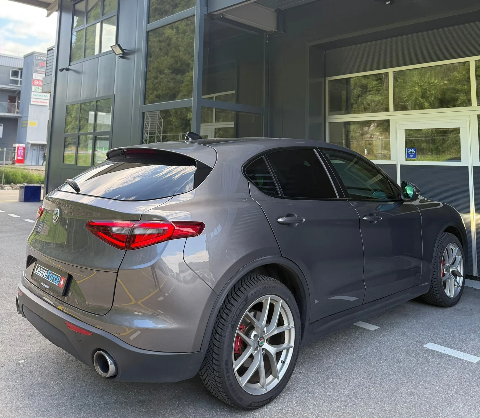 Alfa Romeo Stelvio 2.0 First Edition Q4 Внос Швейцария - изображение 7