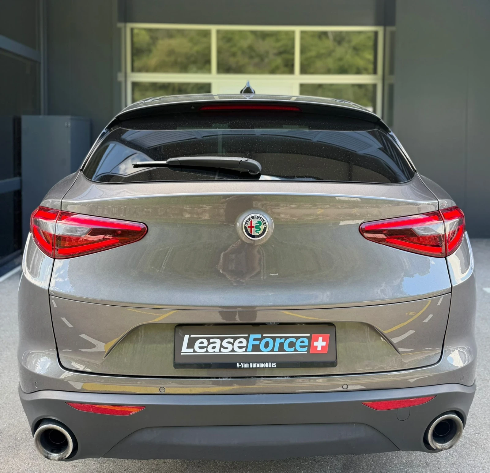 Alfa Romeo Stelvio 2.0 First Edition Q4 Внос Швейцария - изображение 4