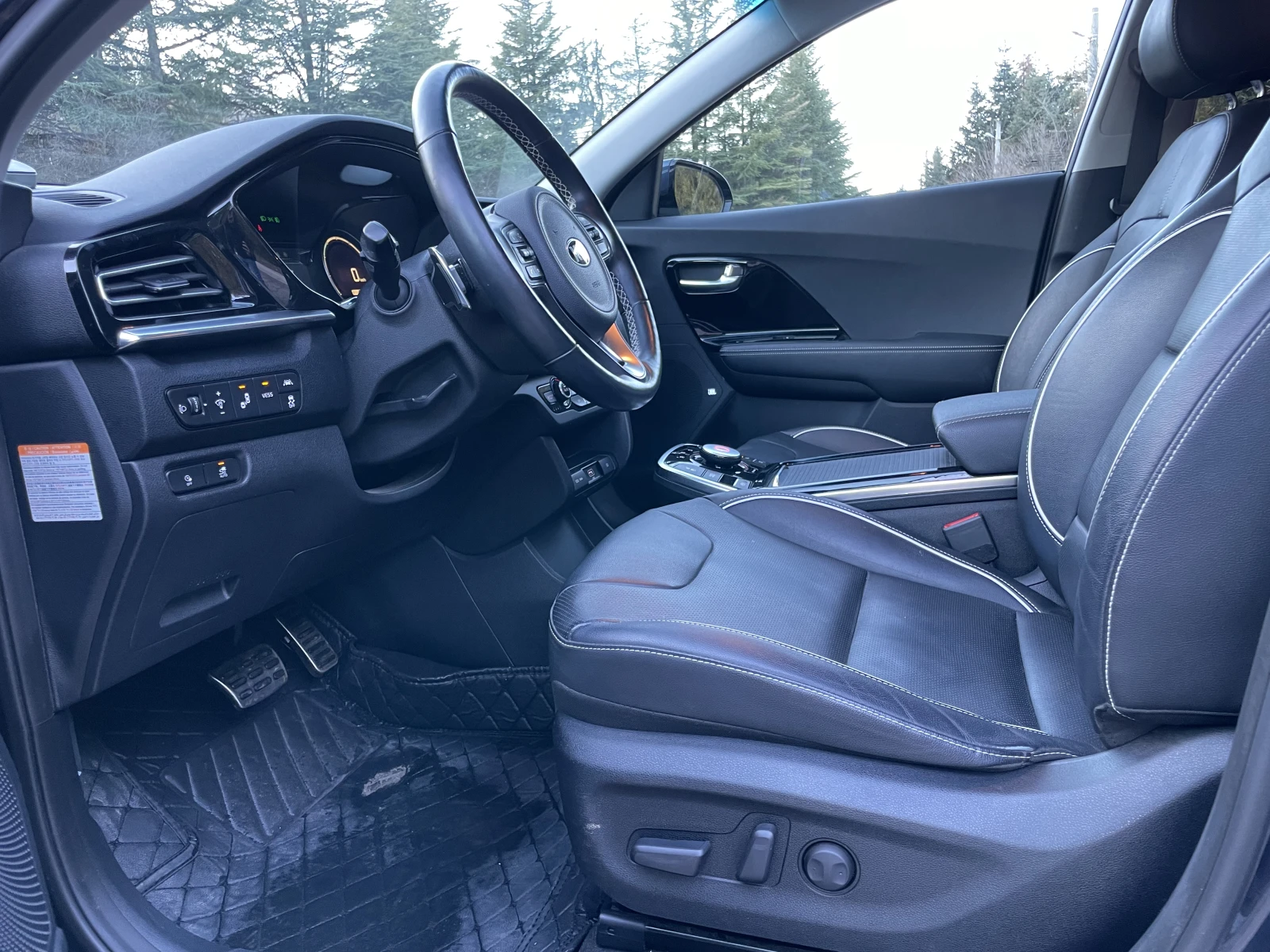 Kia Niro 64 kWh (204 к.с.)   Premium / Full extr - изображение 4