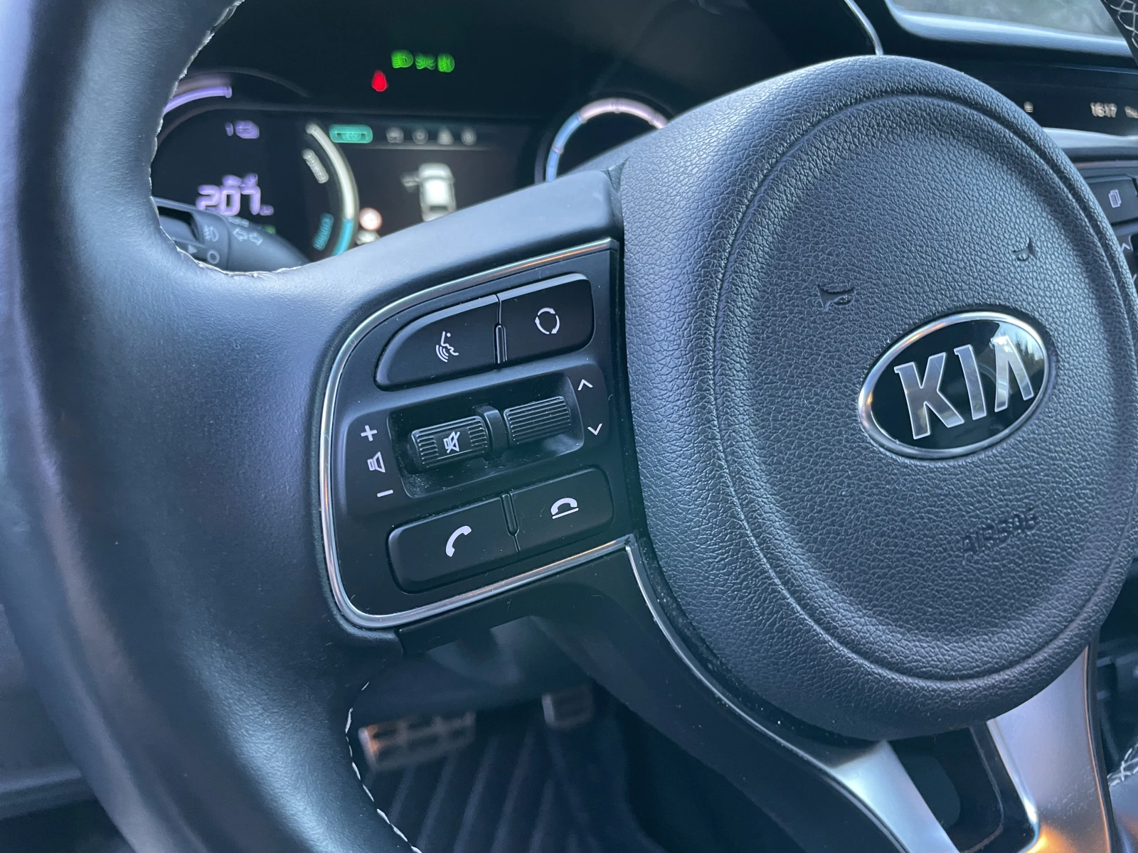 Kia Niro 64 kWh (204 к.с.)   Premium / Full extr - изображение 2