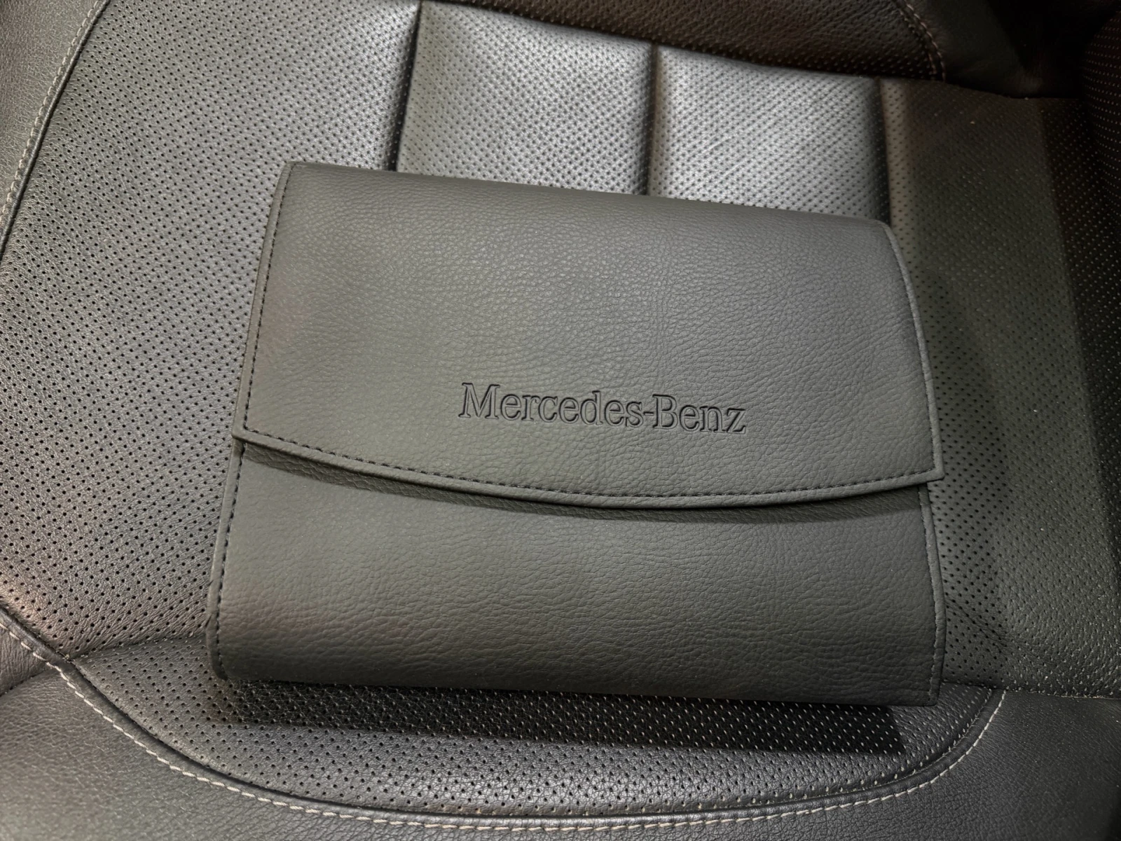 Mercedes-Benz GL 550 AMG PKG / 360 / ОБУДХ / МАСАЖИ / H&K / PANO, снимка 17 - Автомобили и джипове - 53804704