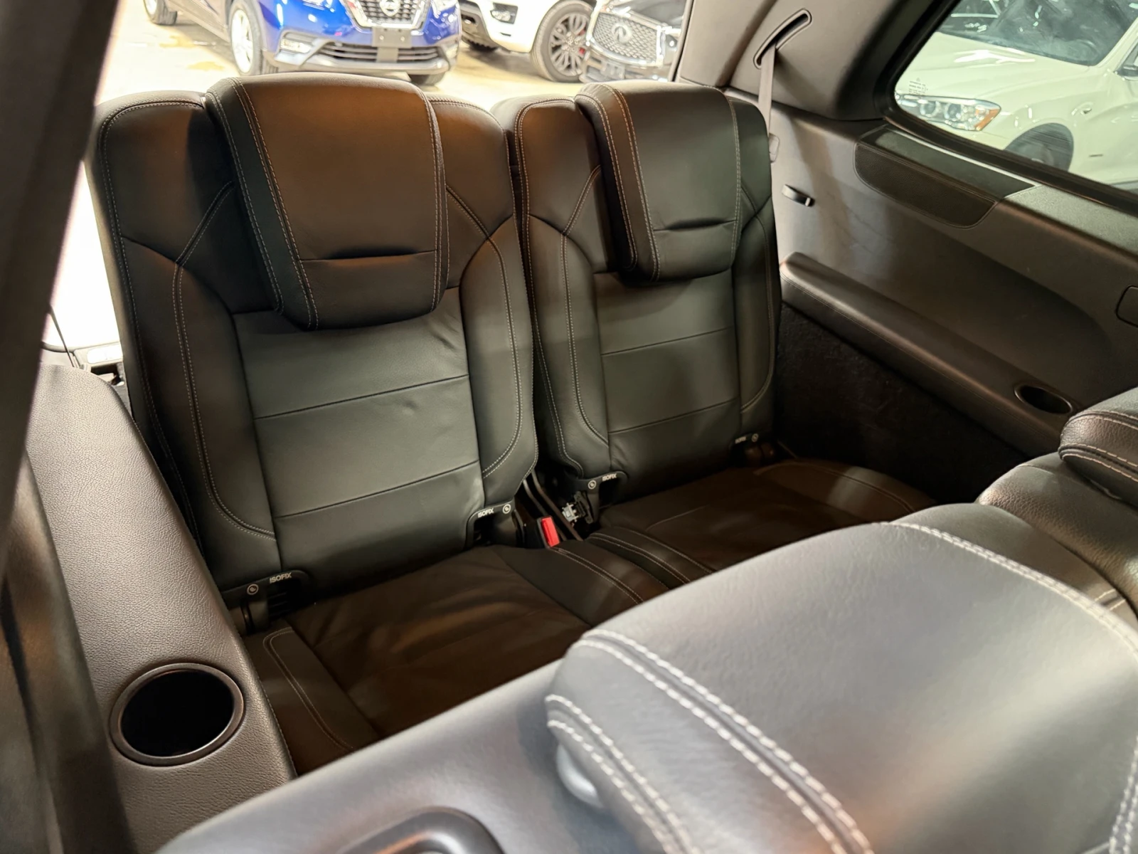 Mercedes-Benz GL 550 AMG PKG / 360 / ОБУДХ / МАСАЖИ / H&K / PANO, снимка 16 - Автомобили и джипове - 53804704