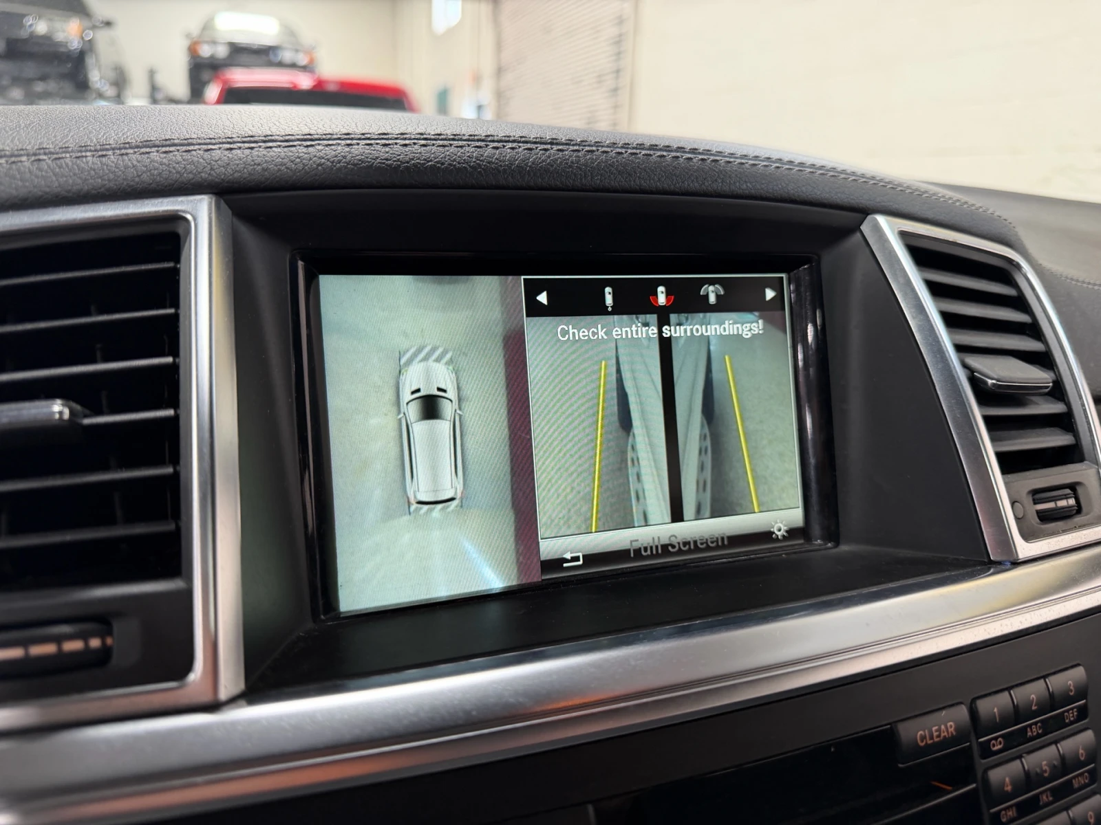 Mercedes-Benz GL 550 AMG PKG / 360 / ОБУДХ / МАСАЖИ / H&K / PANO, снимка 7 - Автомобили и джипове - 53804704