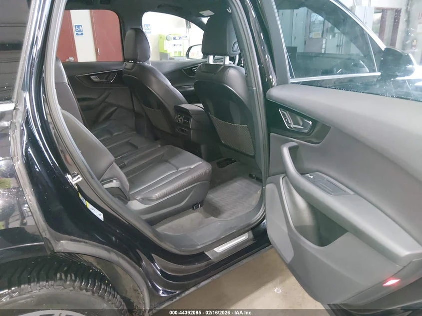 Audi Q7 3.0l 3.0T Premium, снимка 8 - Автомобили и джипове - 53964826