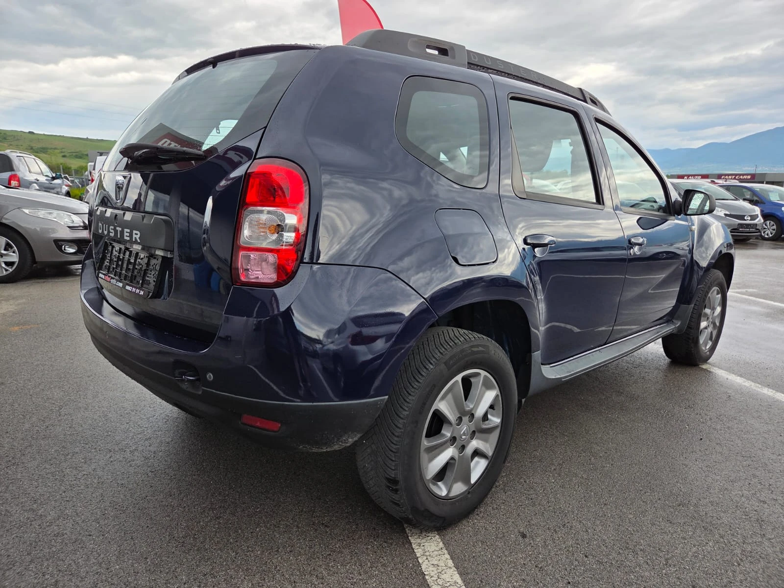 Dacia Duster 1.6 GPL, снимка 4 - Автомобили и джипове - 54736405