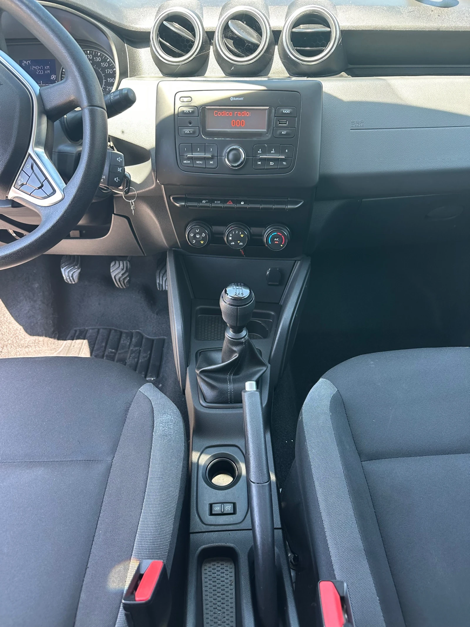 Dacia Duster 1, 5dci 95k.s., снимка 10 - Автомобили и джипове - 54818727