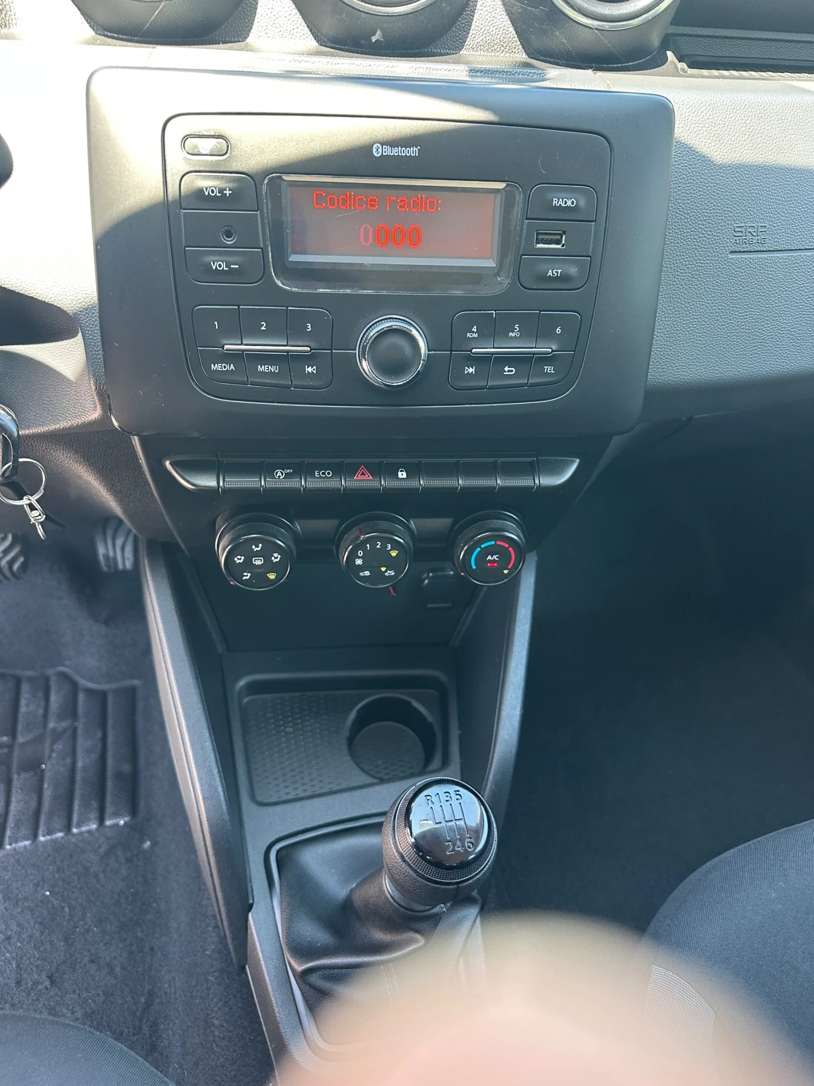 Dacia Duster 1, 5dci 95k.s., снимка 12 - Автомобили и джипове - 54818727