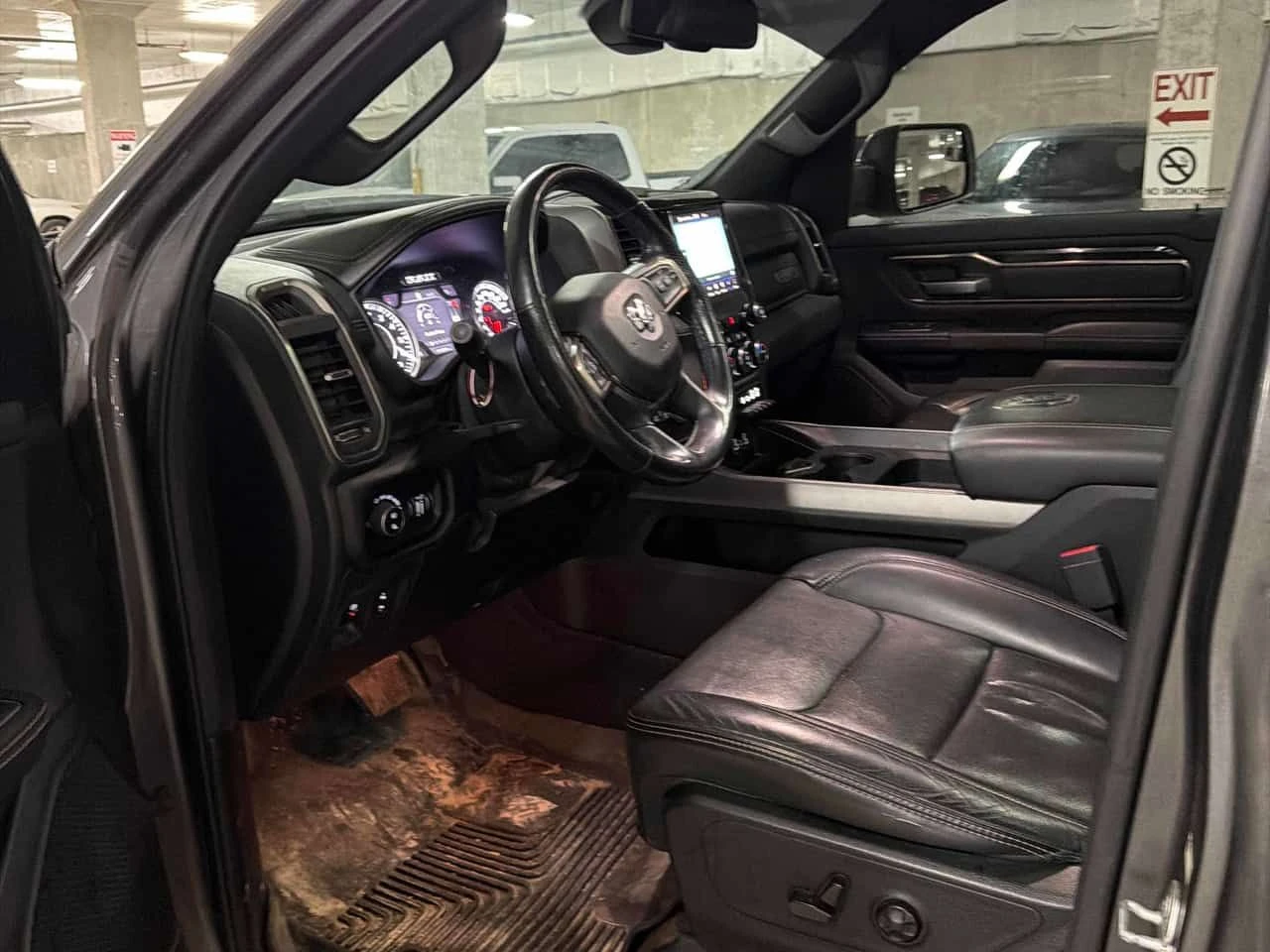 Dodge RAM 1500 | Sport | ОБДУХВАНЕ | ПАНОРАМА | ПОДГРЕВ | CARFAX|, снимка 5 - Автомобили и джипове - 54819135