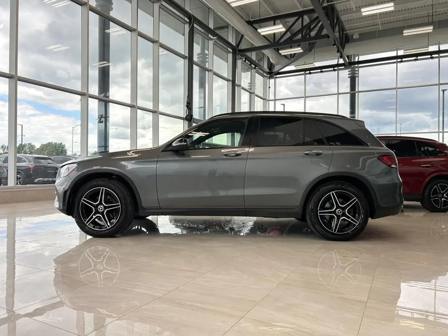 Mercedes-Benz GLC 300 * 4MATIC * ДИГИТАЛНО * ПОДГРЕВИ * ПАМЕТ * PANO, снимка 4 - Автомобили и джипове - 54957922