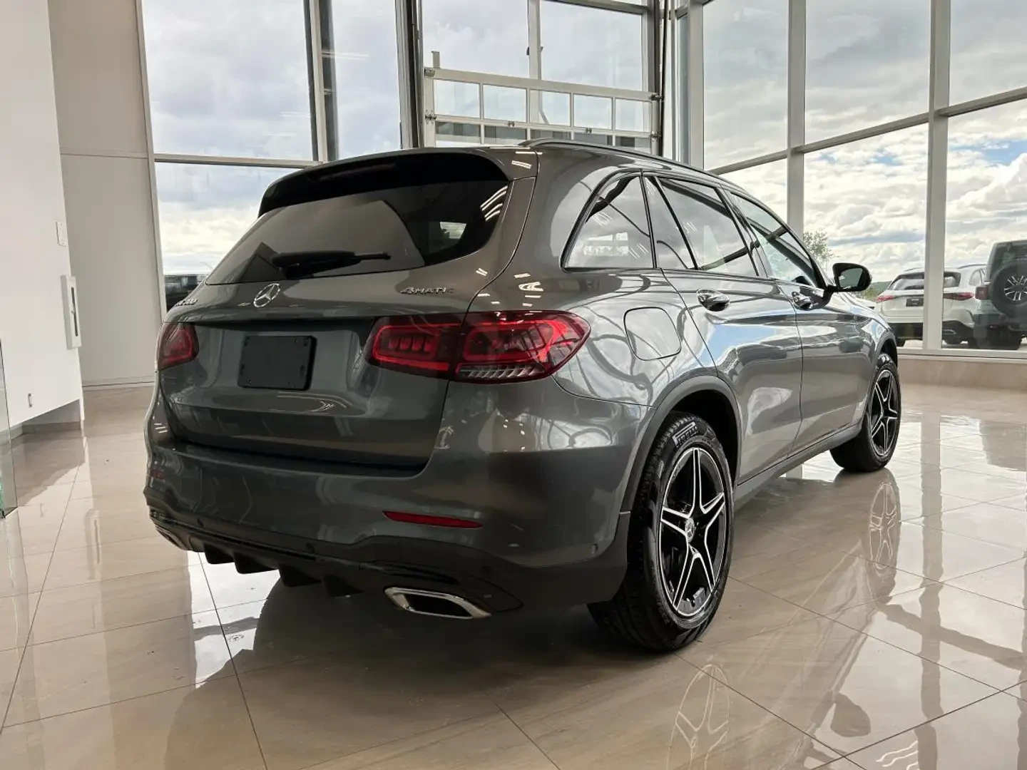 Mercedes-Benz GLC 300 * 4MATIC * ДИГИТАЛНО * ПОДГРЕВИ * ПАМЕТ * PANO, снимка 5 - Автомобили и джипове - 54957922
