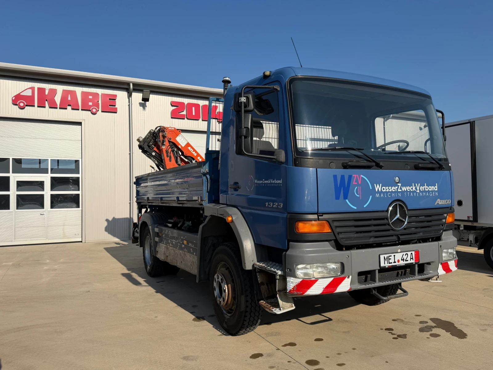 Mercedes-Benz Atego 1323!4X4!КРАН+ ЛЕБЕДКА!ТОП!, снимка 4 - Камиони - 55329380