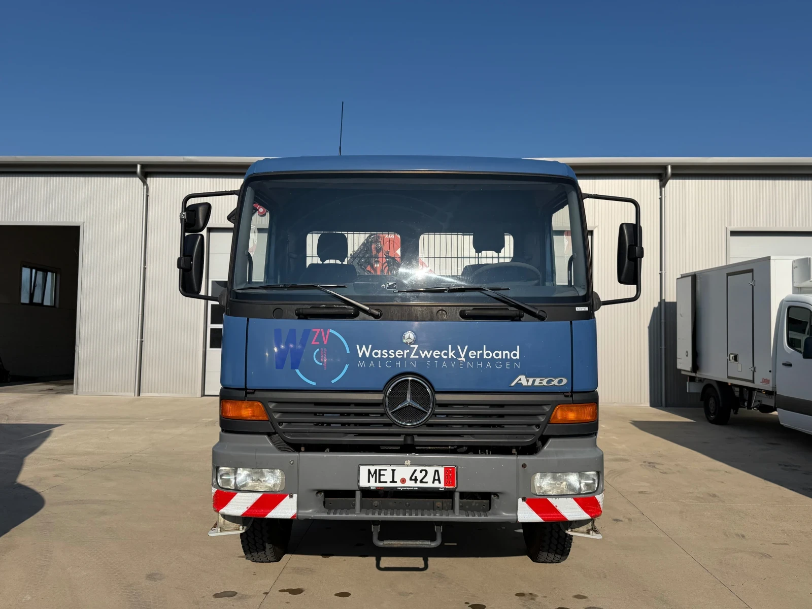 Mercedes-Benz Atego 1323!4X4!КРАН+ ЛЕБЕДКА!ТОП!, снимка 3 - Камиони - 55329380