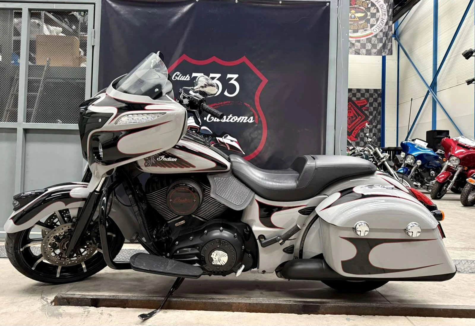 Indian Chieftain Dark Horse, снимка 1