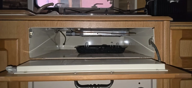 Каравана ABI Ace Pioneer, снимка 17 - Каравани и кемпери - 53404849