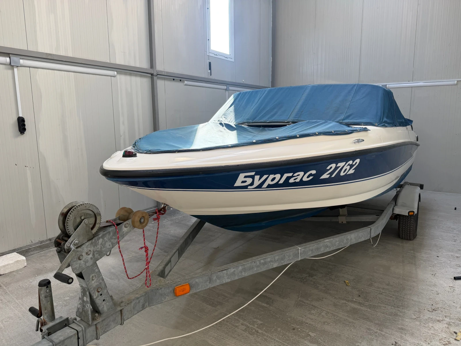 Моторна яхта Bayliner 175, снимка 8 - Воден транспорт - 54335870