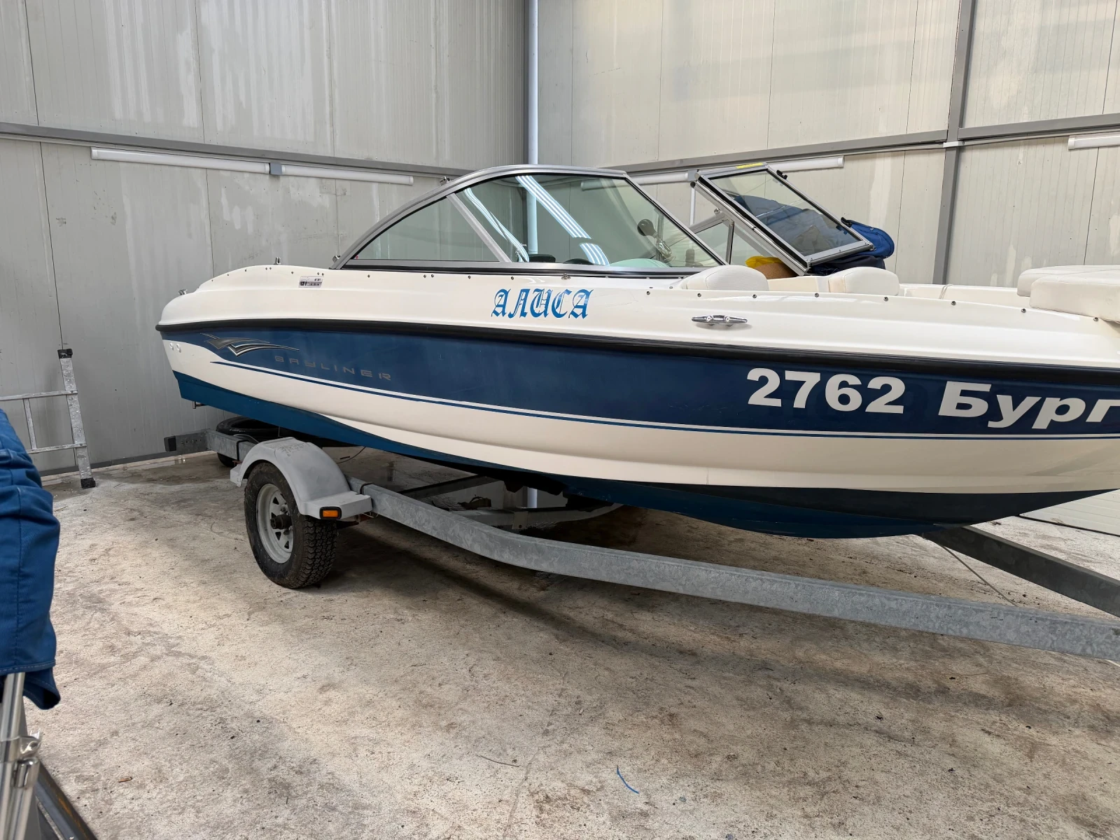 Моторна яхта Bayliner 175, снимка 7 - Воден транспорт - 54335870