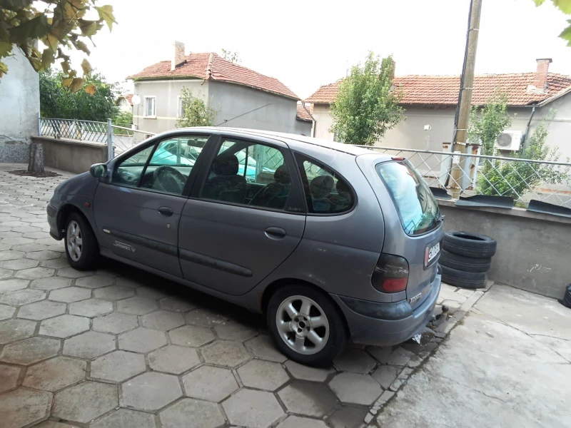 Renault Scenic, снимка 3 - Автомобили и джипове - 47249610