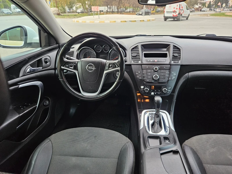 Opel Insignia 2.0D, 160к.с., Автоматик, 11.2011г., снимка 7 - Автомобили и джипове - 47773959